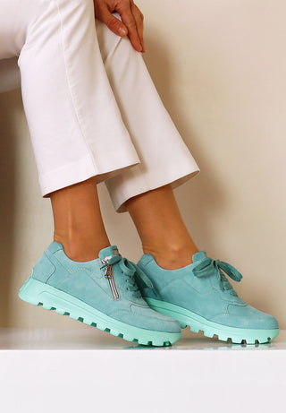 hervorstechender Sneaker Veloursleder aqua