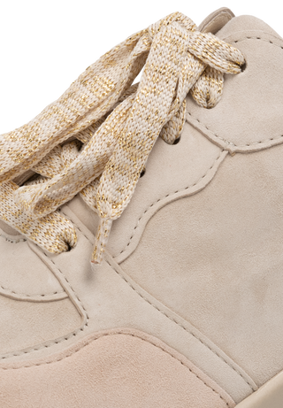 aufregender Sneaker Samtziege beige