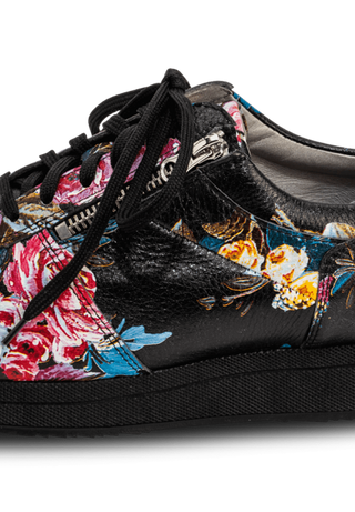 blumiger Sneaker Hirschleder schwarz/floral