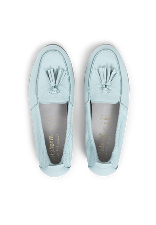 entzückender Slipper Hirschleder hellblau