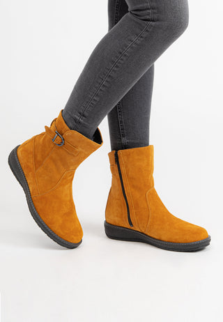 kuschlige Stiefelette Veloursleder curry