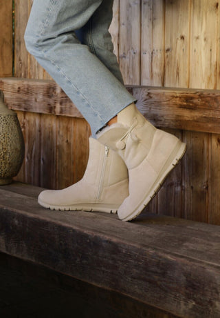 flauschig-wärmender Lammfellstiefel Veloursleder offwhite