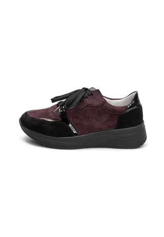 verspielter Sneaker Samtziege aubergine