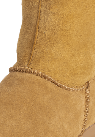 flauschiger Lammfellstiefel Veloursleder camel