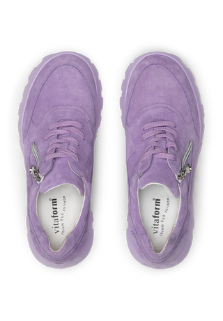 hervorstechender Sneaker Veloursleder lavendel