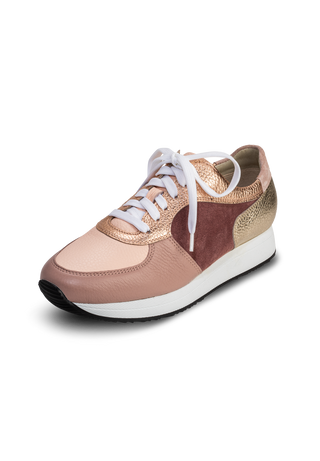 modischer Sneaker Hirschleder rose