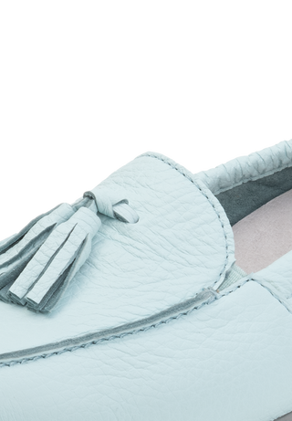 entzückender Slipper Hirschleder hellblau