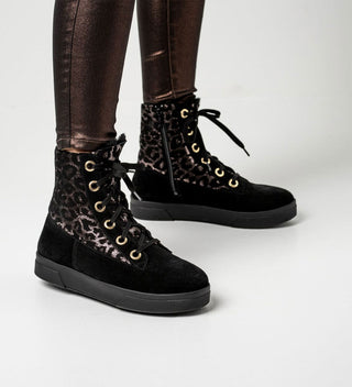 wärmender Bootie Lammfell schwarz-leopard