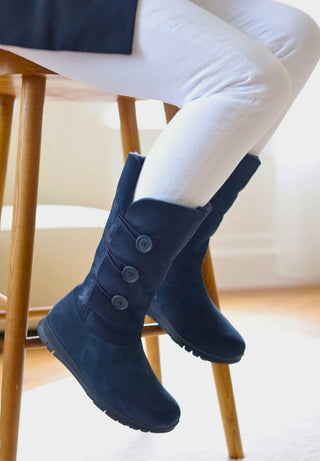 kuschliger Stiefel Velourleder dunkelblau