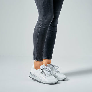 begehrter Sneaker vitaform Stretch weiß