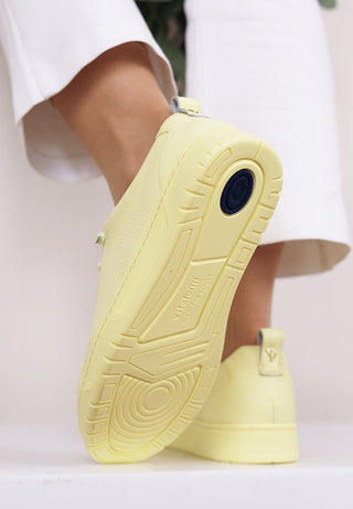 sehenswerter Sneaker Hirschleder hellgelb