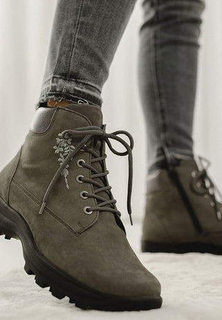traumhafte Trekkingstiefelette Nubukleder grau