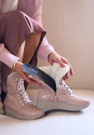 Kroko Stiefelette vitaform Stretch rosa