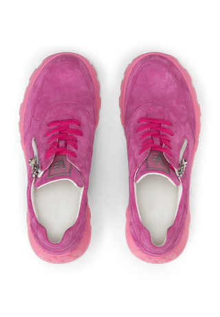 hervorstechender Sneaker Veloursleder pink