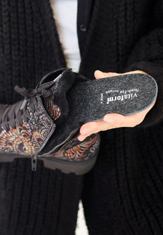 blumige Stiefelette Nubukleder schwarz/floral