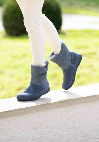 flauschig-wärmender Lammfellstiefel Veloursleder jeansblau