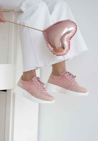 aufregender Sneaker Samtziege rosa