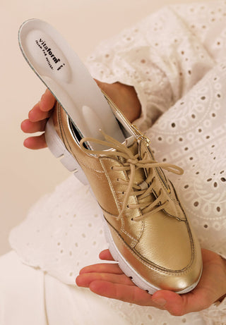 attraktiver Sneaker Hirschleder gold