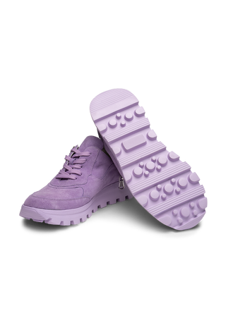 hervorstechender Sneaker Veloursleder lavendel