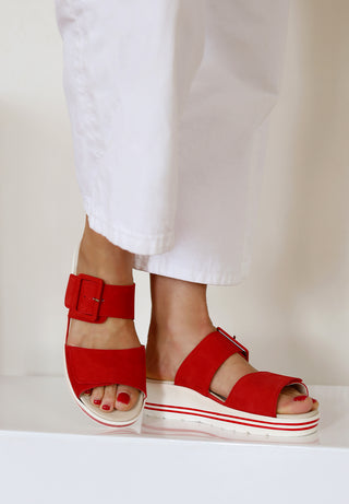 modische Pantolette Softnubuk rot