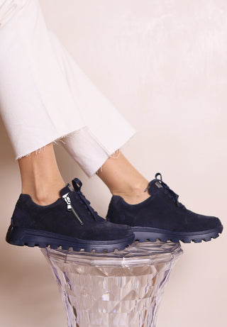 hervorstechender Sneaker Veloursleder marine