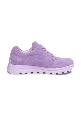 hervorstechender Sneaker Veloursleder lavendel