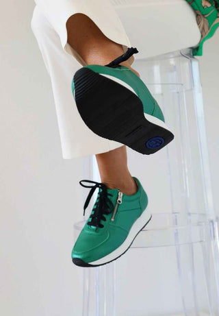 schimmernder Sneaker Hirschleder apfelgrün