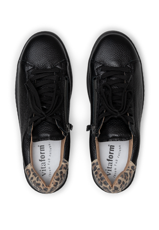 stilvoller Sneaker Hirschleder schwarz
