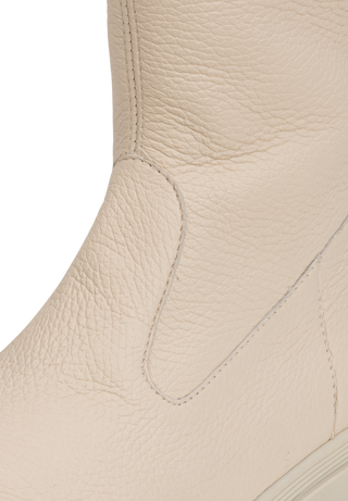 modischer Stiefel Hirschleder beige