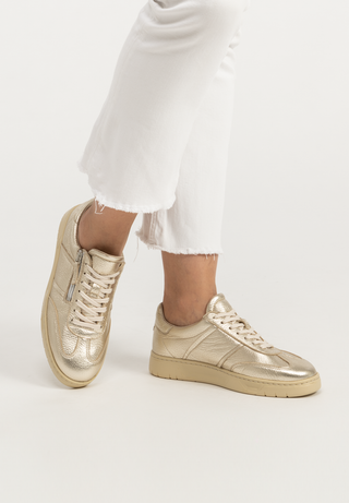 blendender Sneaker Hirschleder gold