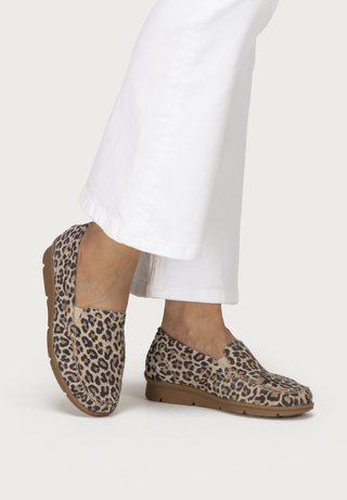 auffallender Mokassin Veloursleder leopard